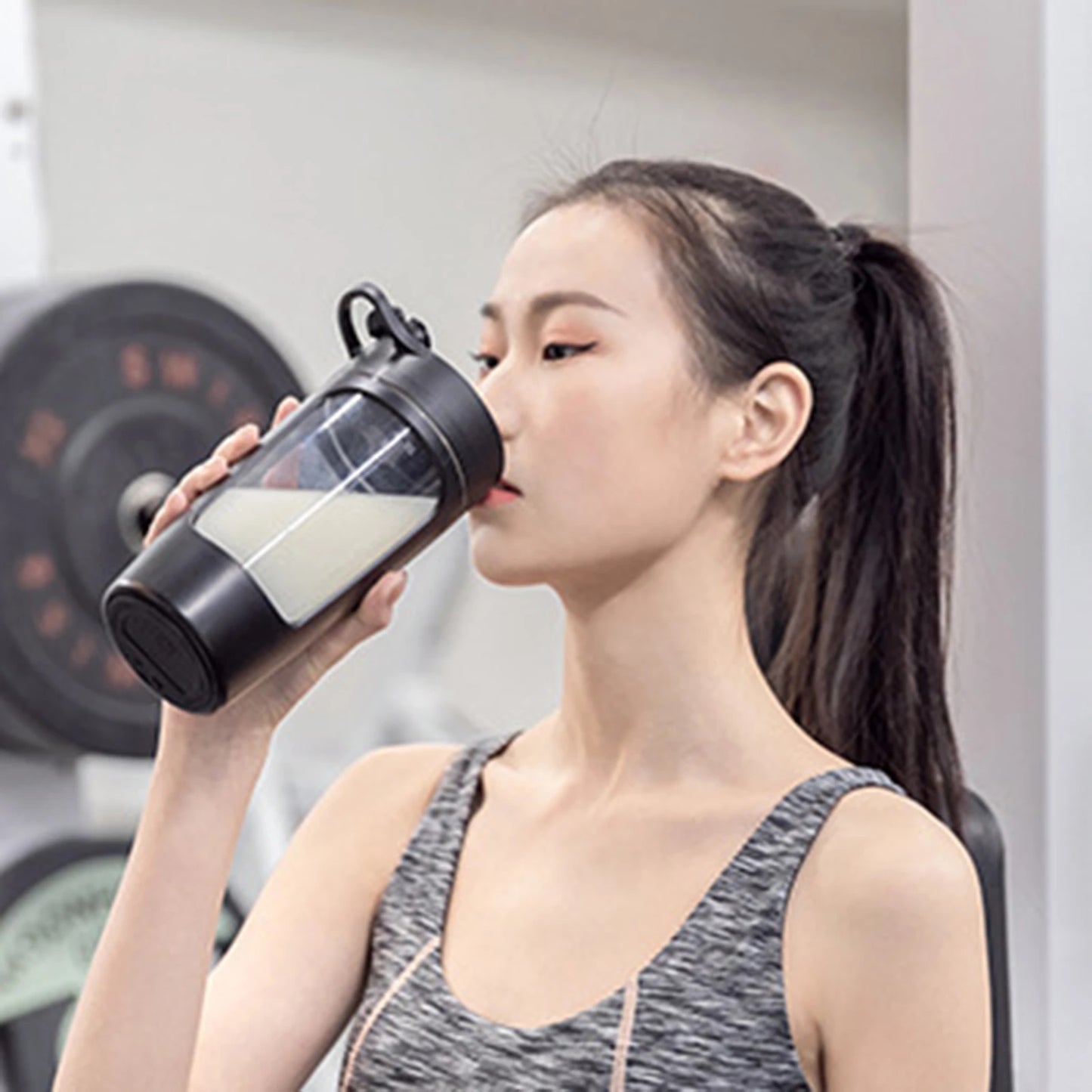 Powerful Electric Blender Plastic Bottle for Protein Mixer BPA Free Shaker Bottle 22oz Water Bottle